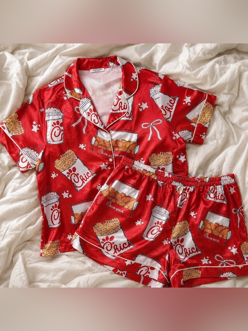 Sheshow Red Graphic Satin Pajama Set - Short Sleeve Top & Shorts Sz L - Picture 1 of 3